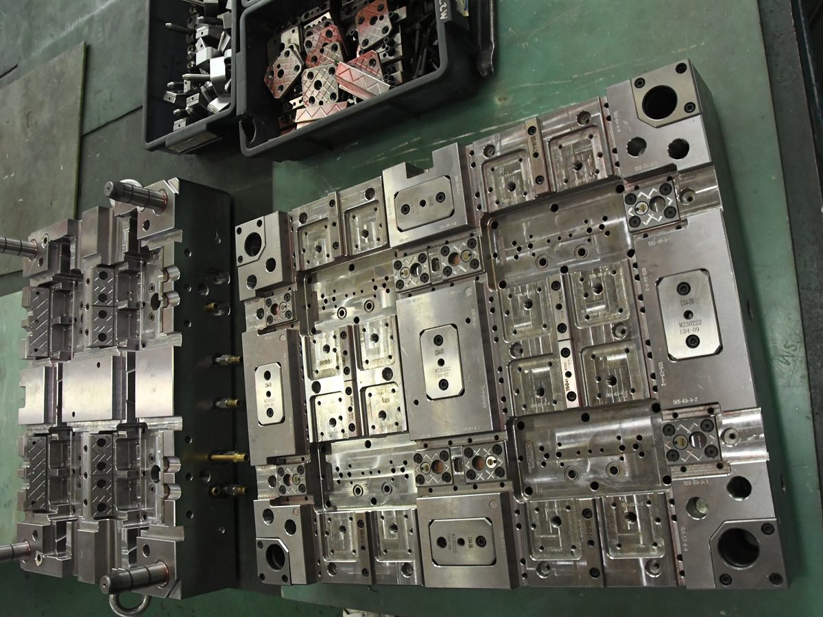 塑胶注塑模具加工与开模制造